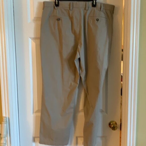 Size 40 x 32 croft and barrow khakis - Picture 2 of 6